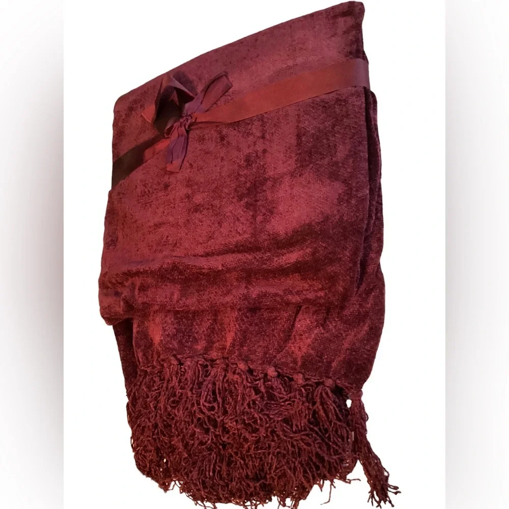 NWT❣️ Chenille ❣️ Throw Deep Red Christmas 50x70